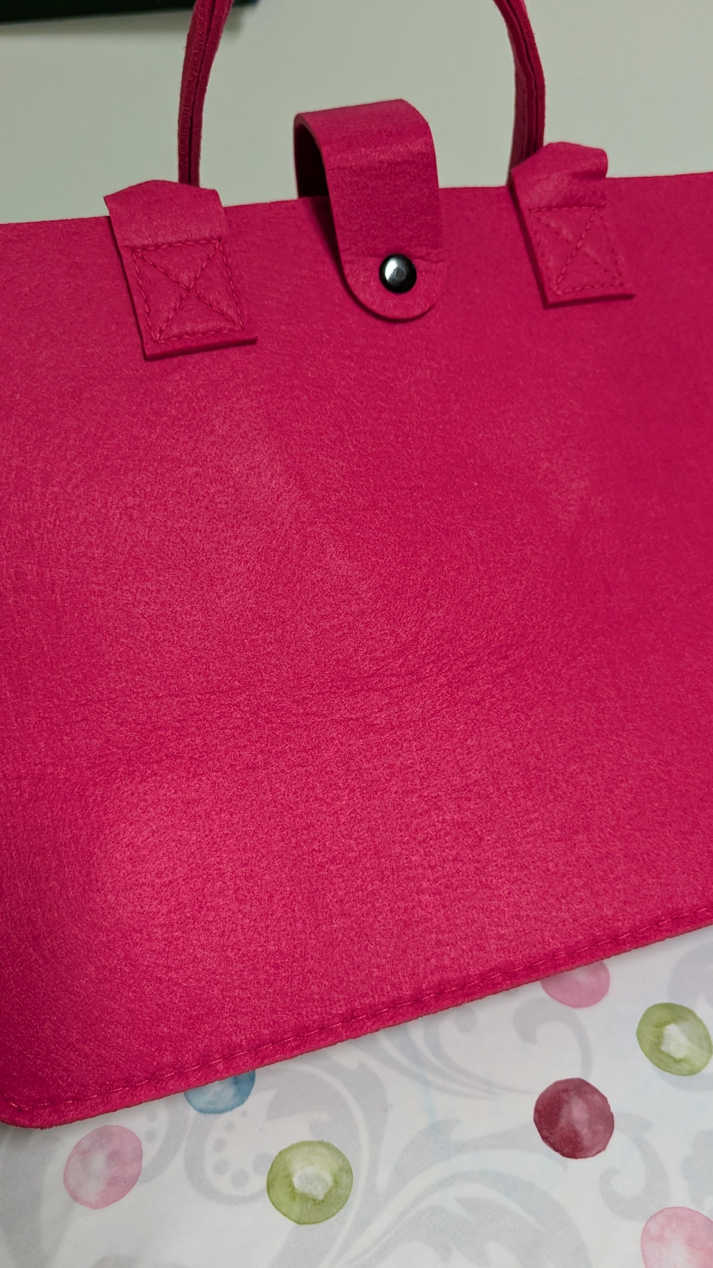 Filztasche Pink mit Knopf