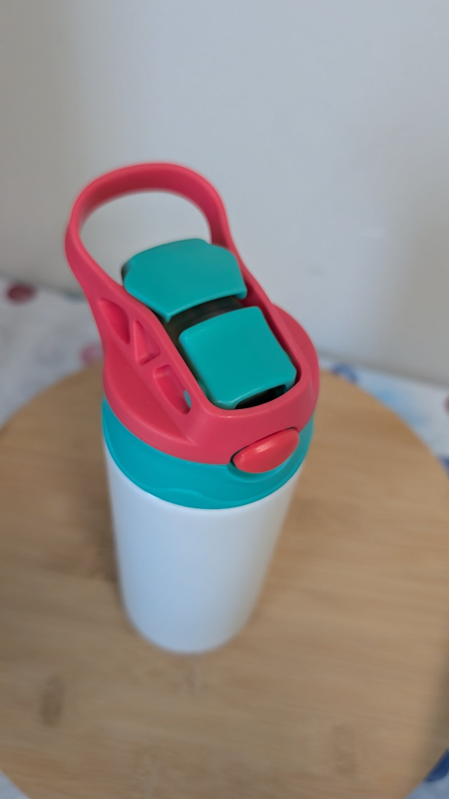 Kinderflasche Türkis, Rot mit integriertem Strohhalm 340 ml für Motivauswahl